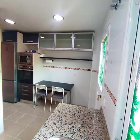 Celestina Apartment, Piscinas, Parking Gratis, A 5 Min De Torre Del Mar Velez Malaga