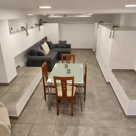 Holiday home Celestina Apartment, Piscinas, Parking Gratis, A 5 Min De Torre Del Mar *